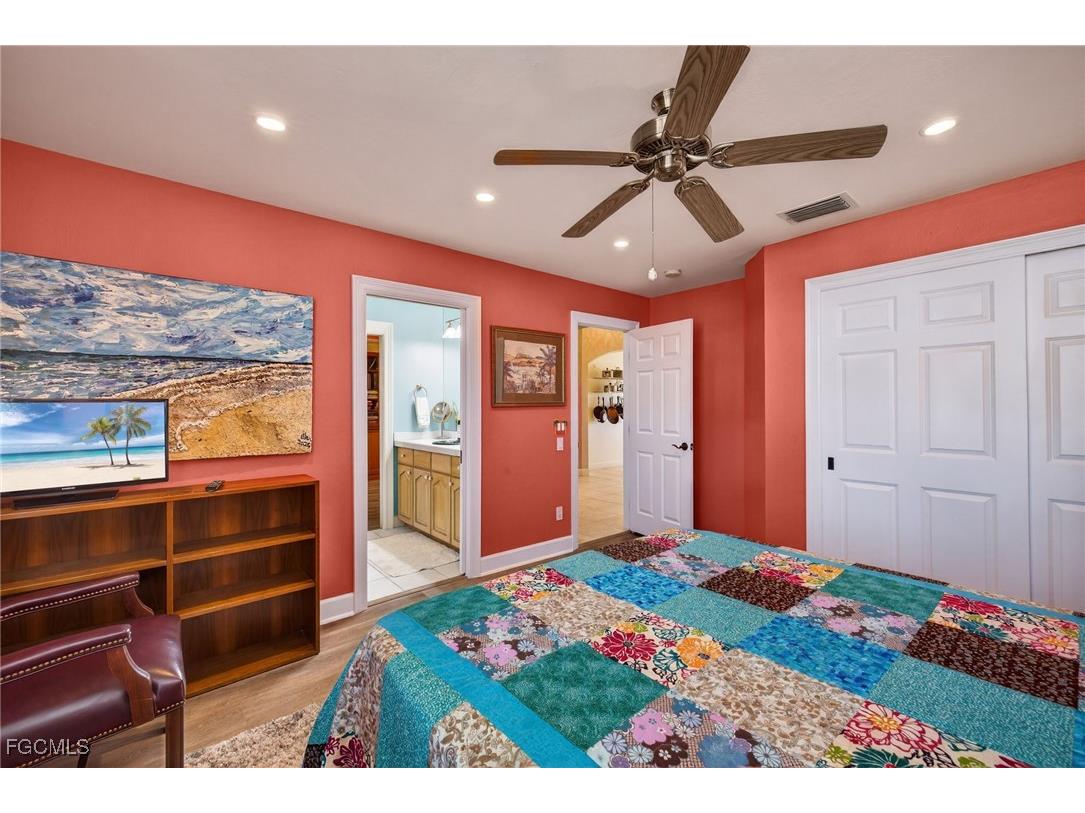 785 Birdie View Point Sanibel FL 33957 2025021396 image21