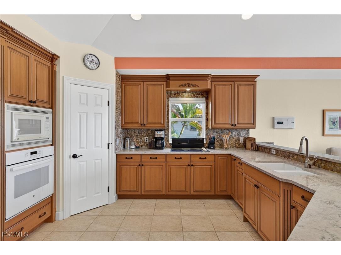 785 Birdie View Point Sanibel FL 33957 2025021396 image9