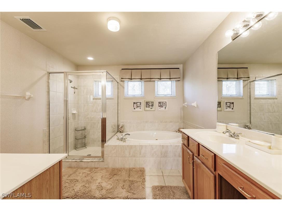 7859 Berkshire Pines Drive Naples FL 34104 226006610 image25