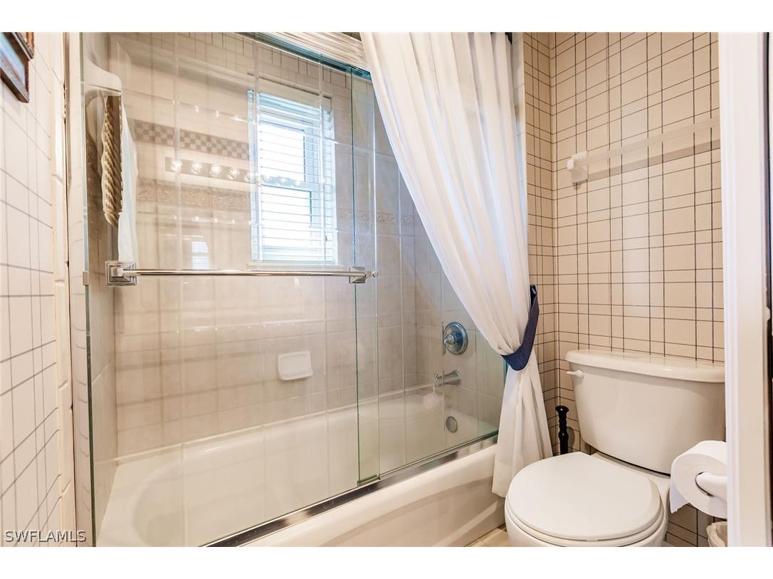 7859 Berkshire Pines Drive Naples FL 34104 226006610 image31