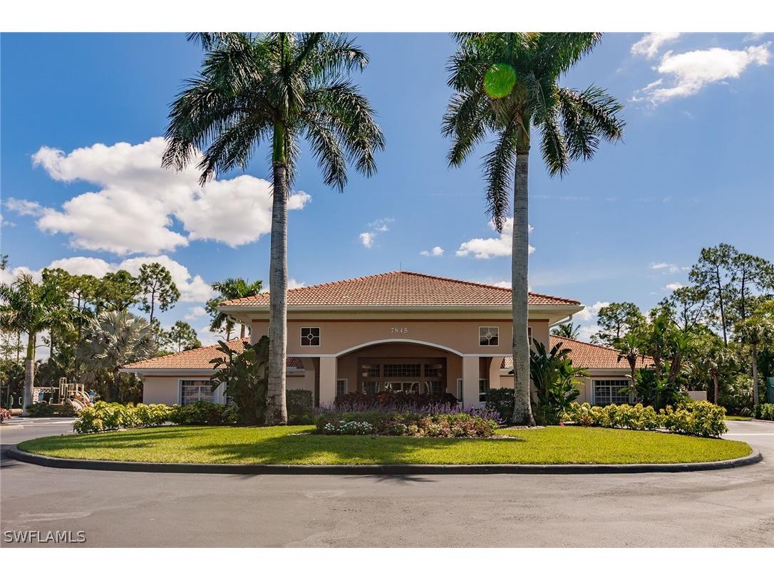 7859 Berkshire Pines Drive Naples FL 34104 226006610 image40