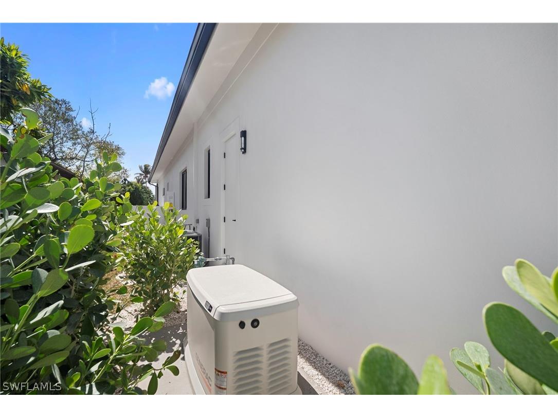 786 107th Avenue N Naples FL 34108 225024646 image46