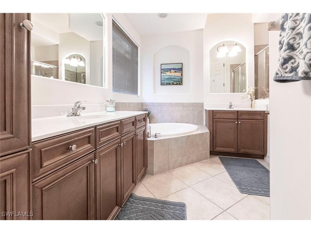 7863 Valencia Court Naples FL 34113 225085196 image24