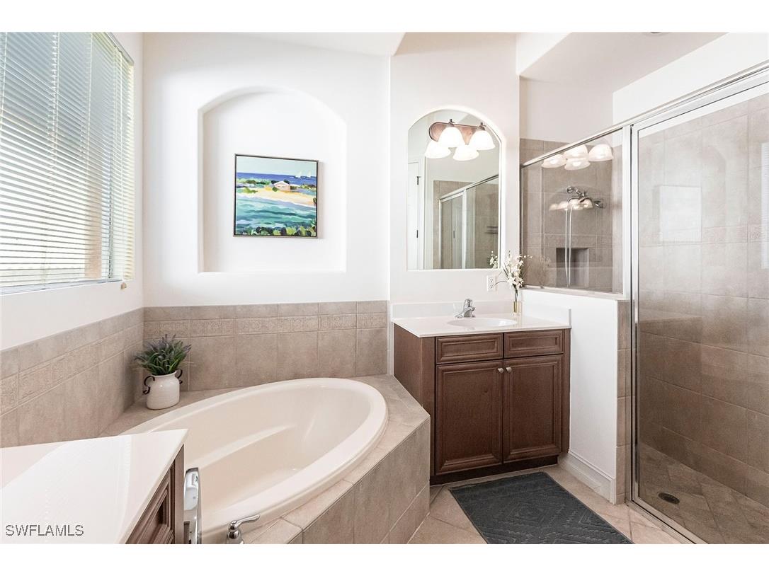 7863 Valencia Court Naples FL 34113 225085196 image27