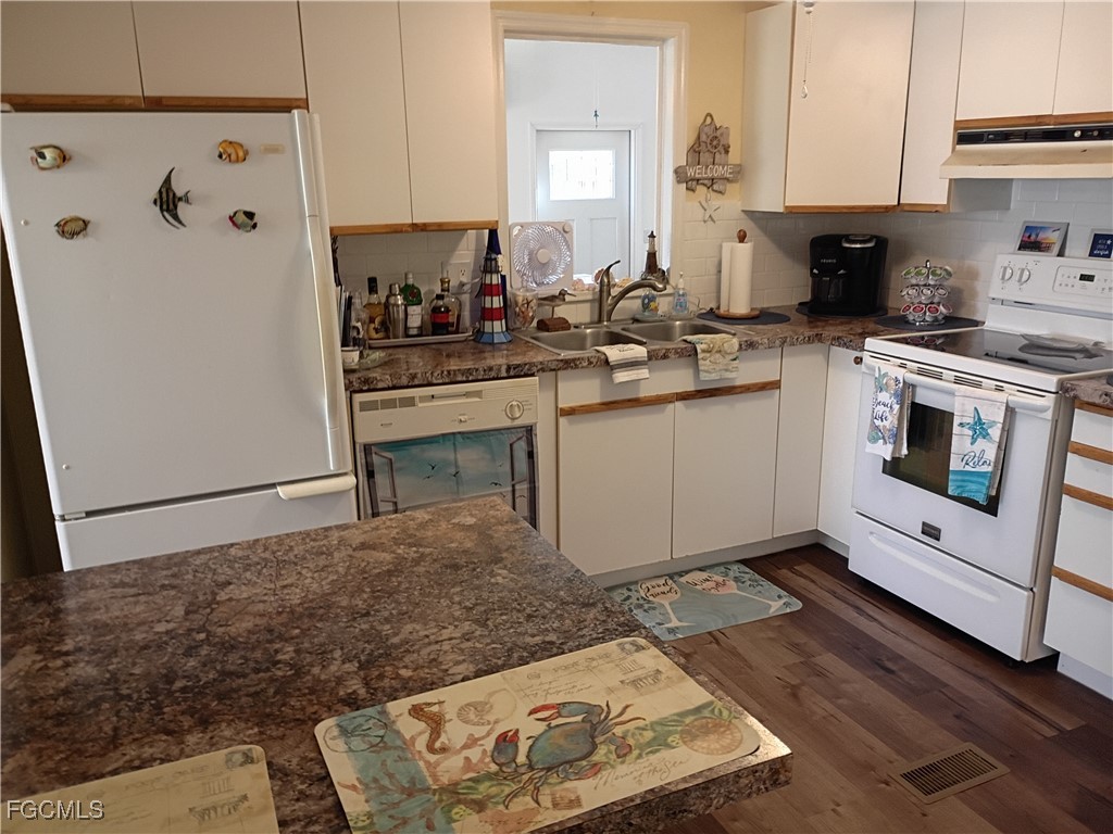 7867 Raymary Street Bokeelia FL 33922 2025023266 image16