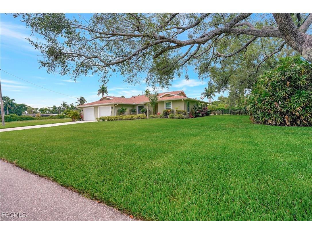 787 Overriver Drive North Fort Myers FL 33903 2026002076 image1