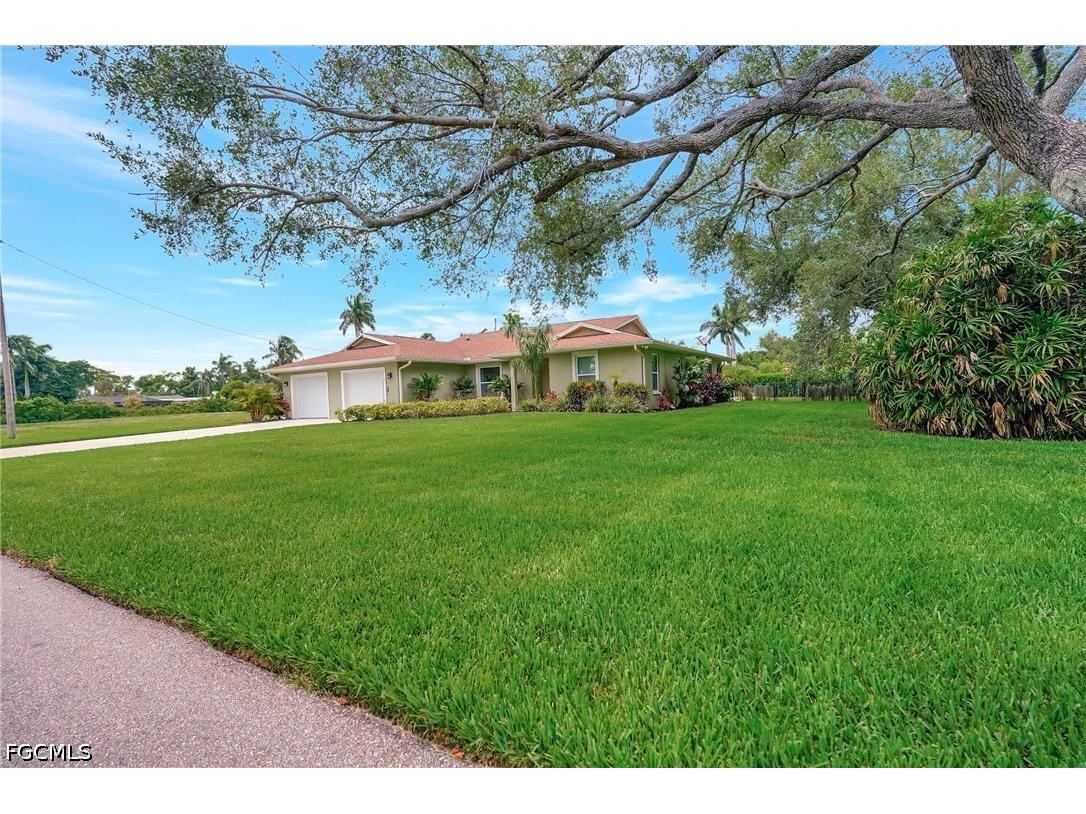 787 Overriver Drive North Fort Myers FL 33903 2026018490 image3