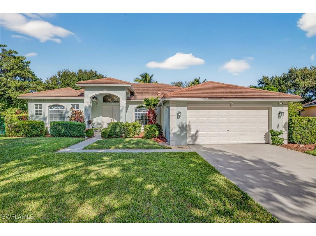 787 Waterloo Court Naples FL 34120 225076959 image1