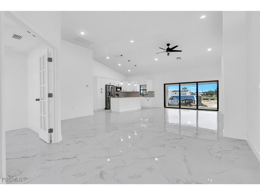 7870 19th Place Labelle FL 33935 2025011077 image2