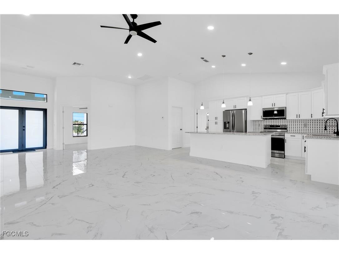 7870 19th Place Labelle FL 33935 2025011077 image3