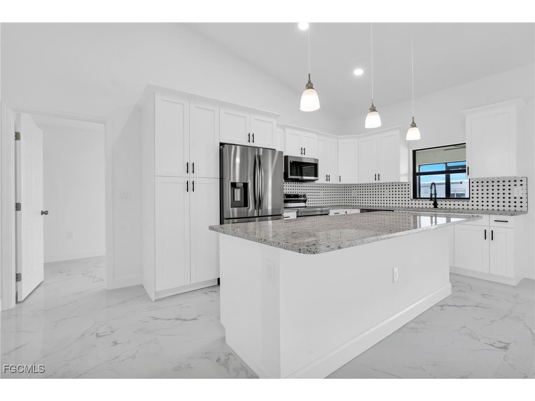 7870 19th Place Labelle FL 33935 2025011077 image4