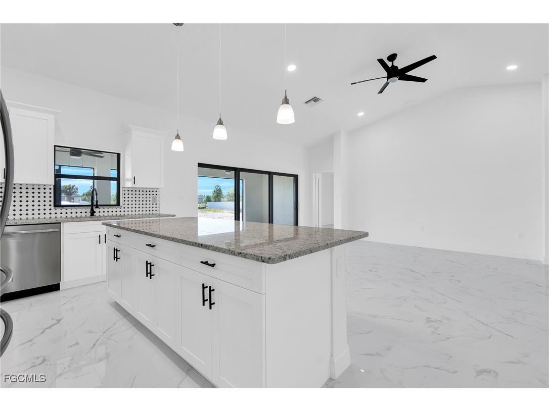 7870 19th Place Labelle FL 33935 2025011077 image7