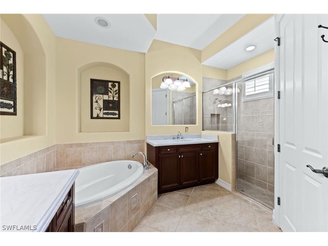 7875 Valencia Court Naples FL 34113 226006880 image19
