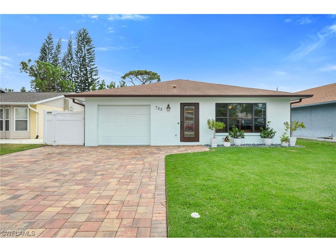 788 100th Avenue N Naples FL 34108 223093679 image1