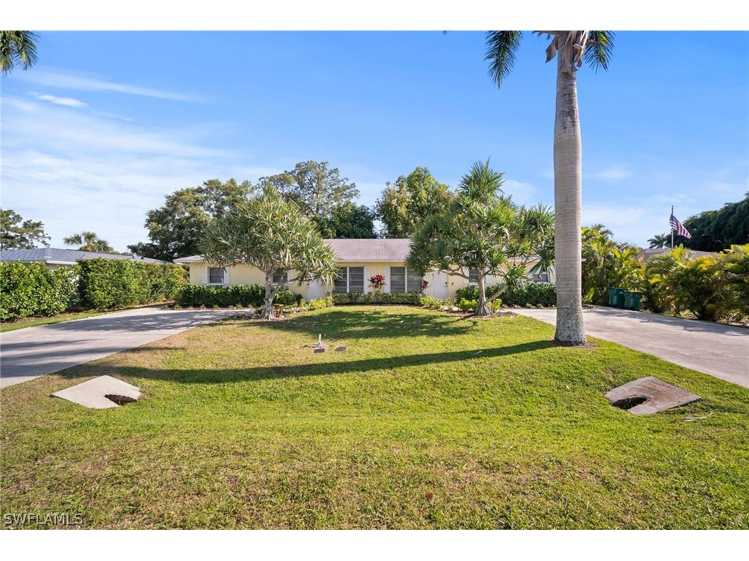 788 102nd Avenue N Naples FL 34108 224031816 image1