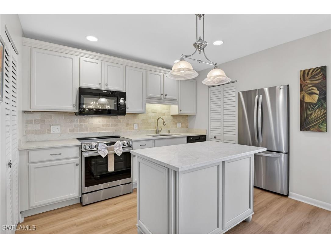 788 Park Shore Drive #B22 Naples FL 34103 226005499 image8