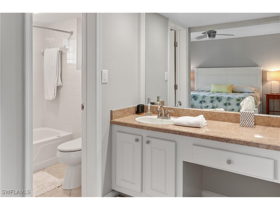 788 Park Shore Drive #B34 Naples FL 34103 225084080 image14