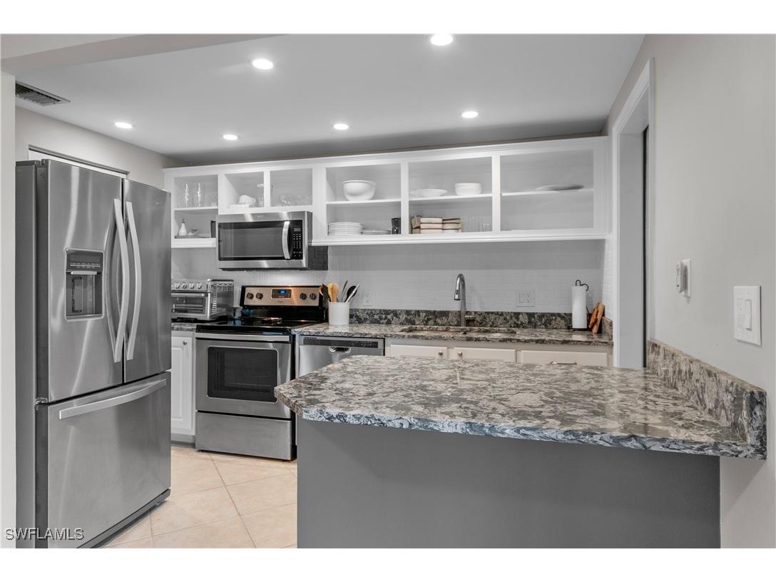 788 Park Shore Drive #B34 Naples FL 34103 225084080 image4