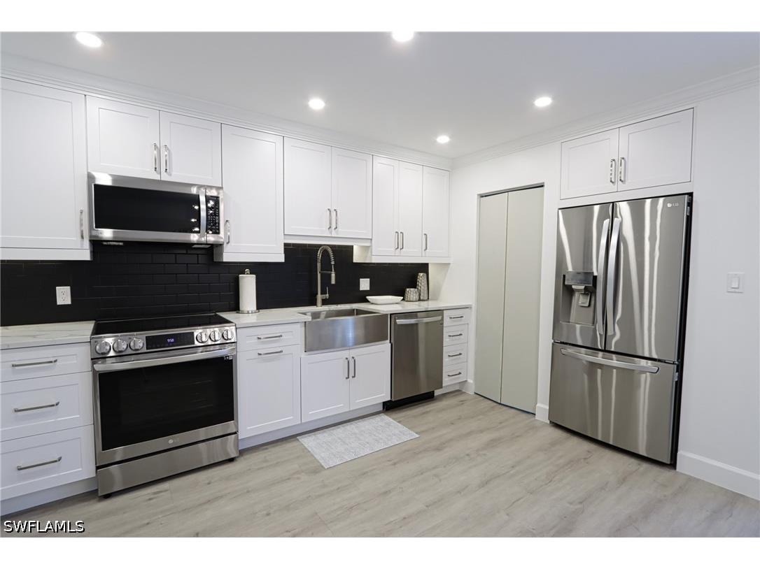 788 Park Shore Drive #E14 Naples FL 34103 226019411 image5