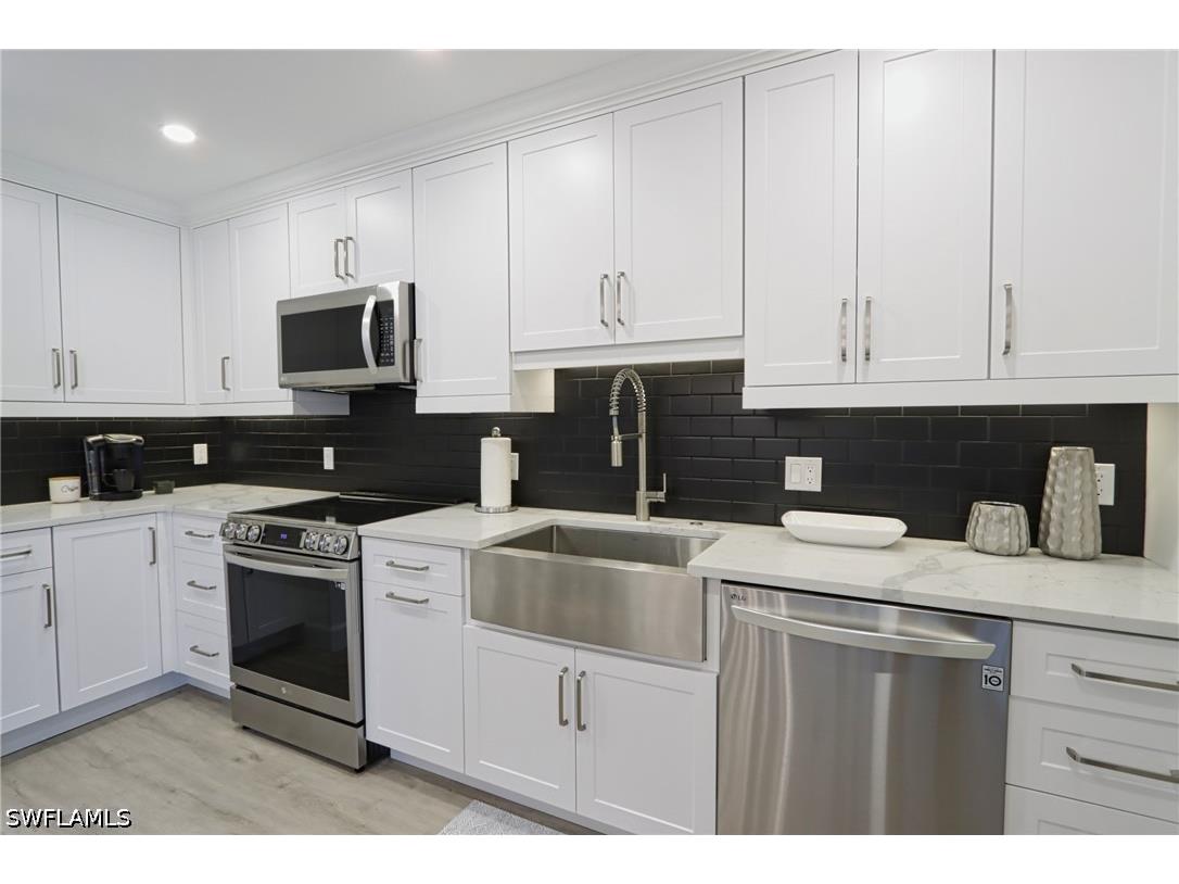 788 Park Shore Drive #E14 Naples FL 34103 226019411 image6