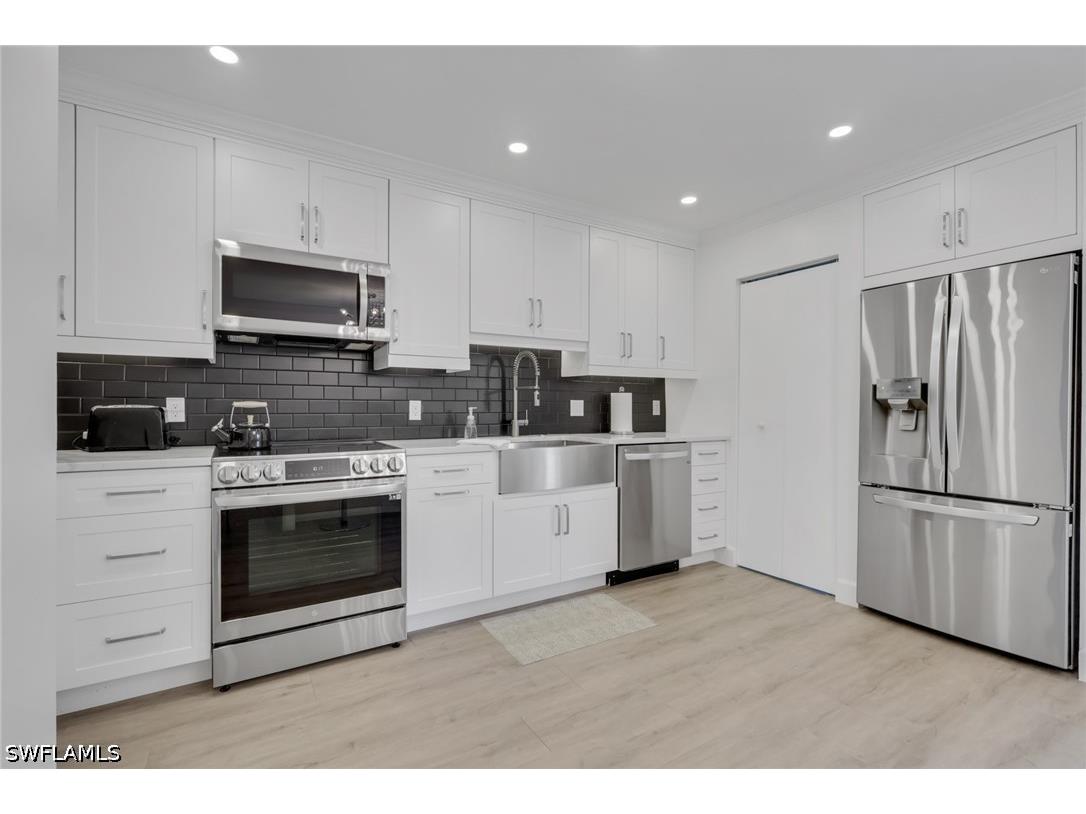 788 Park Shore Drive #E14 Naples FL 34103 226022171 image5