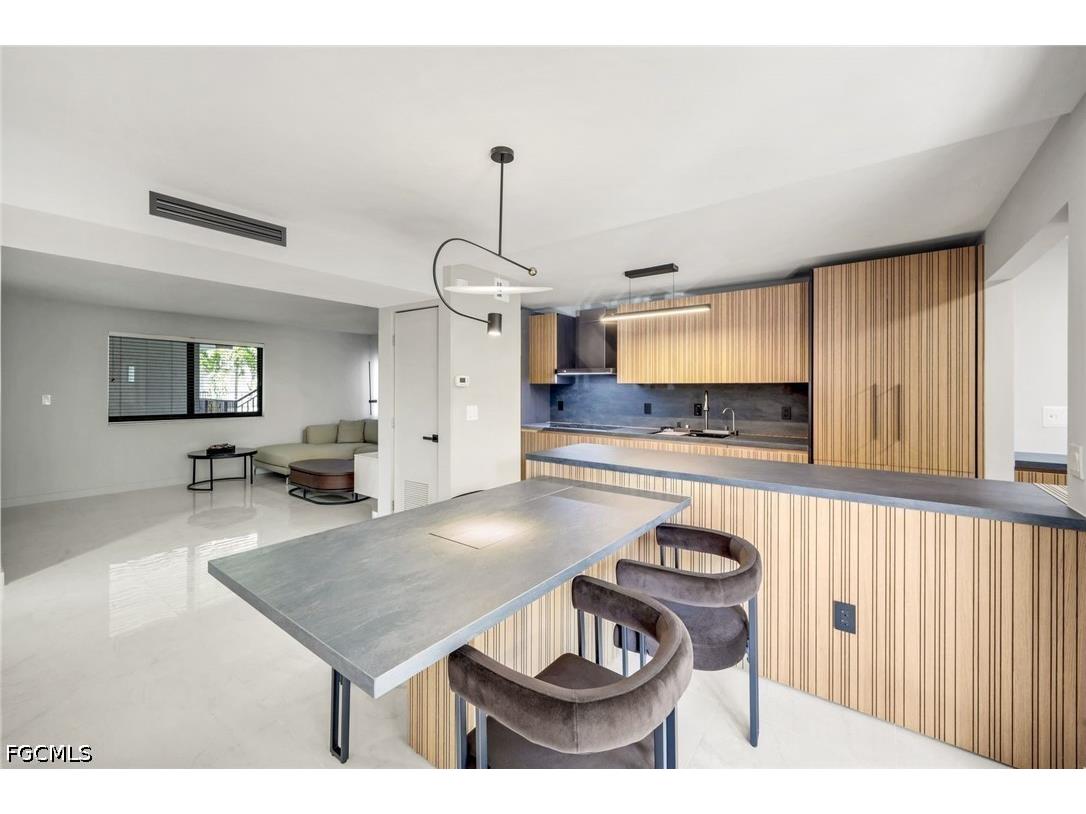 788 Park Shore Drive #E20 Naples FL 34103 2026014641 image9