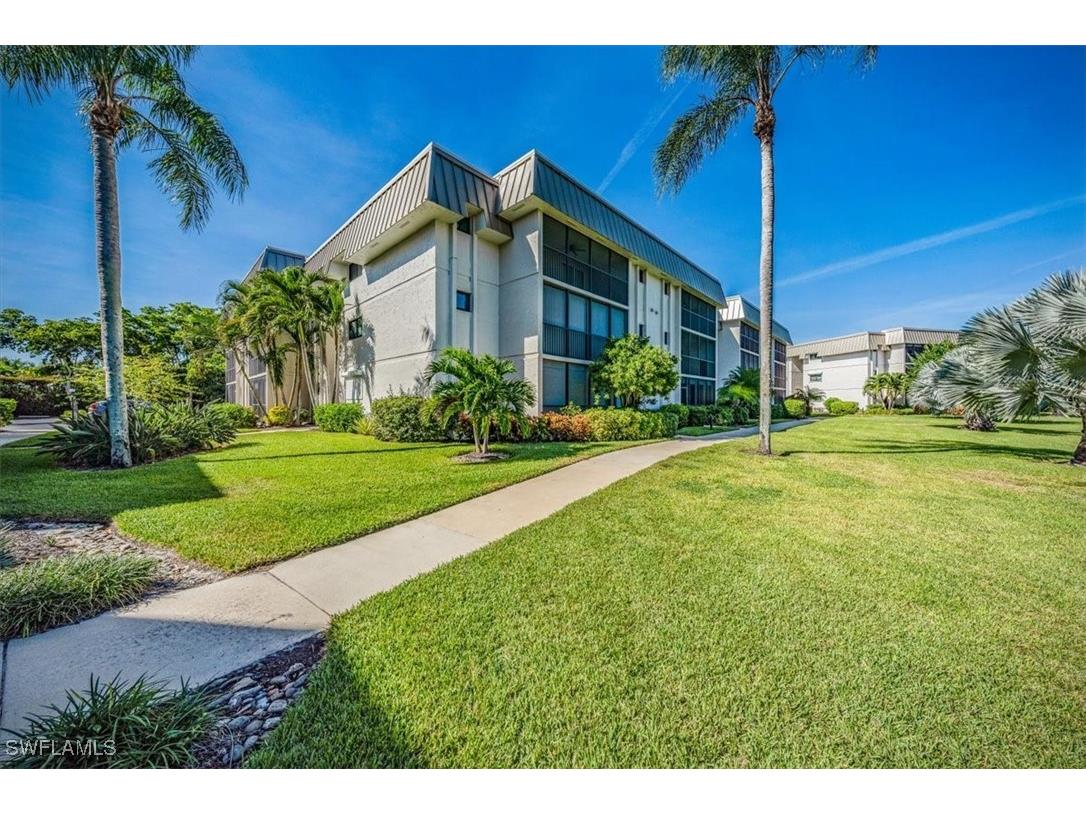 788 Park Shore Drive #F20 Naples FL 34103 224064855 image1