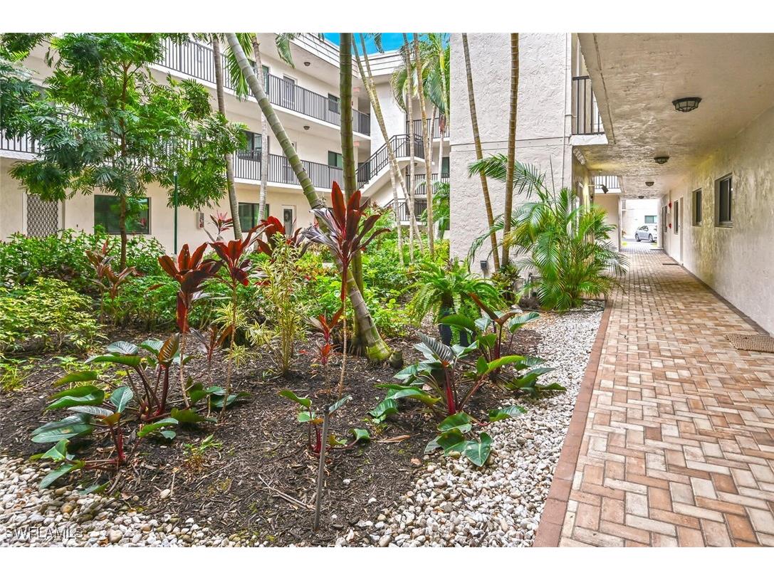 788 Park Shore Drive #G17 Naples FL 34103 225060447 image8