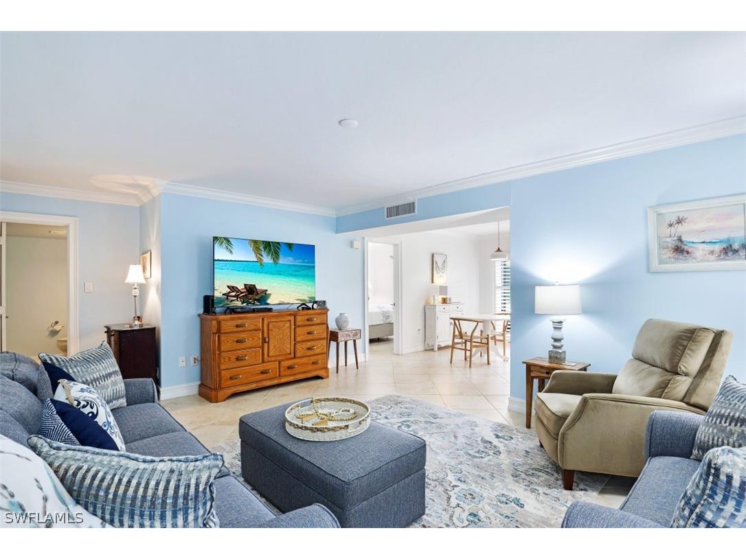 788 Park Shore Drive #H13 Naples FL 34103 223006164 image1