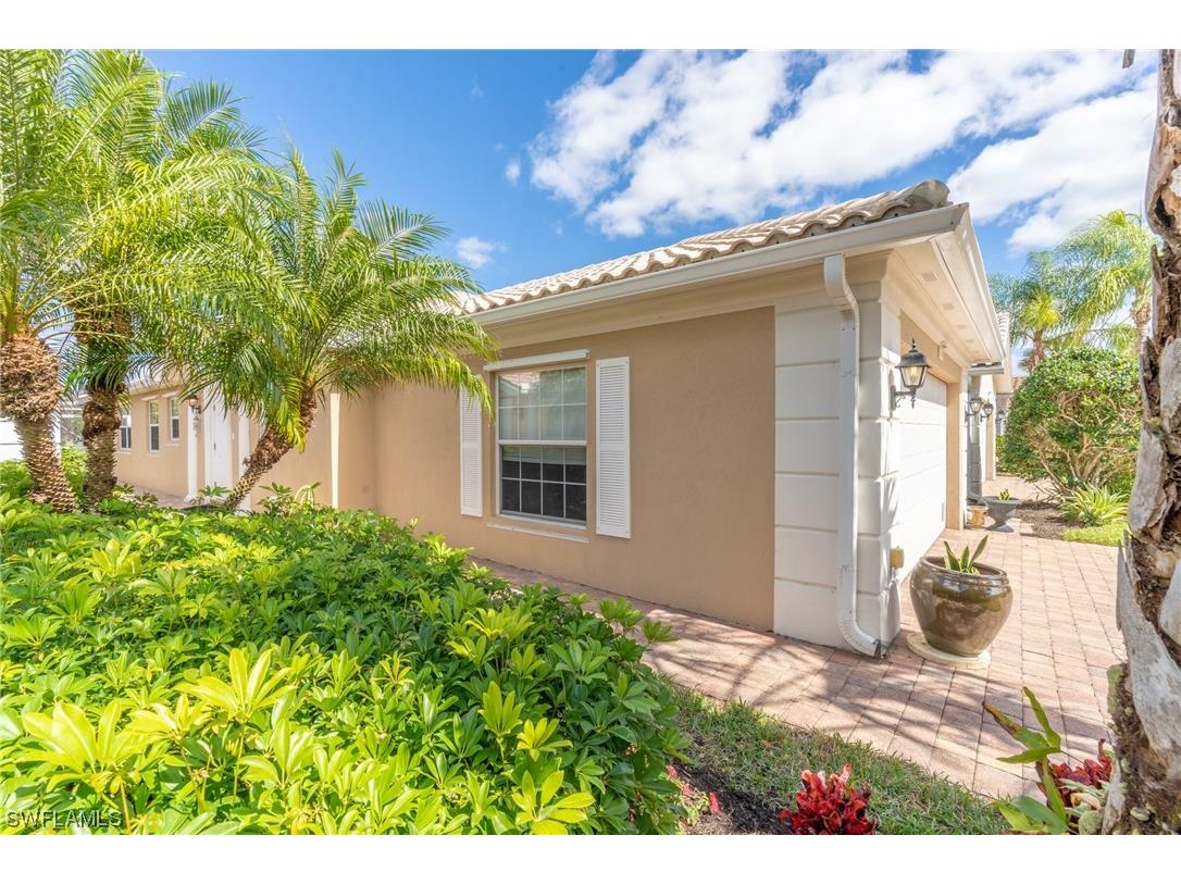 7881 Umberto Court Naples FL 34114 223011769 image1
