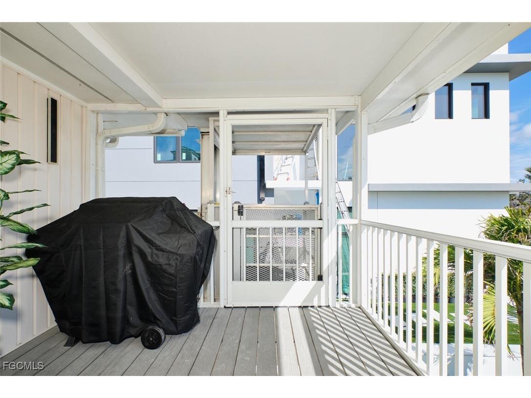 789 San Carlos Drive Fort Myers Beach FL 33931 2026002629 image3