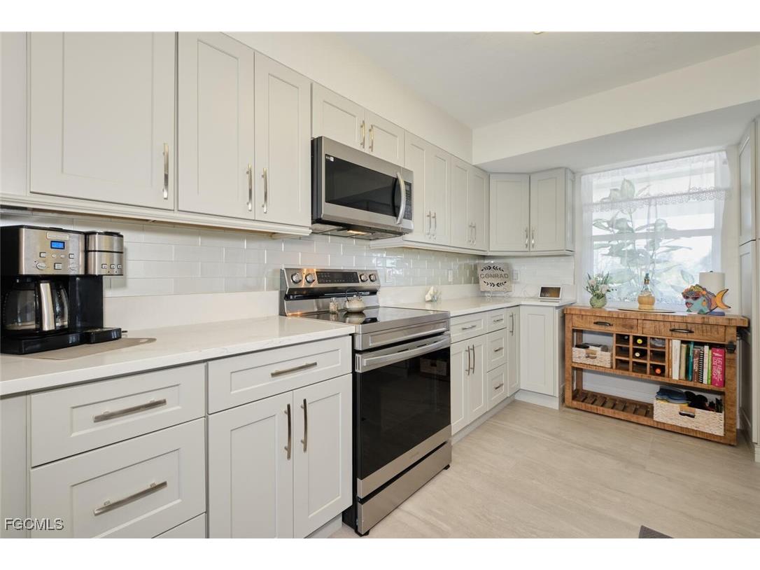 789 San Carlos Drive Fort Myers Beach FL 33931 2026002629 image8