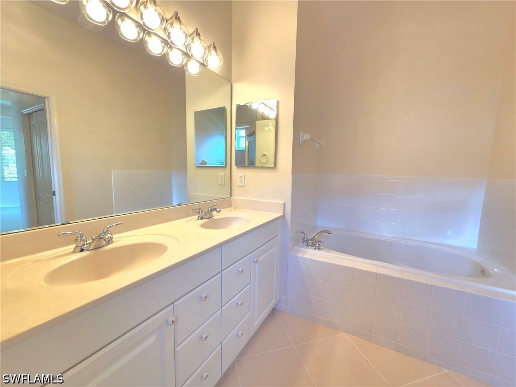 7892 Sanctuary Circle #2 Naples FL 34104 226020723 image13