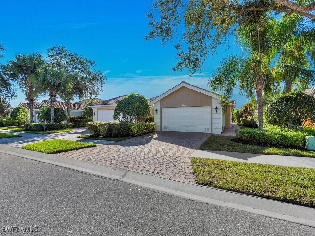 7892 Umberto Court Naples FL 34114 226000807 image1