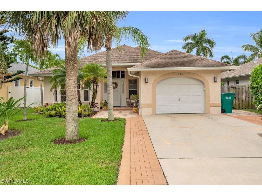 790 95th Avenue N Naples FL 34108 224058112 image1