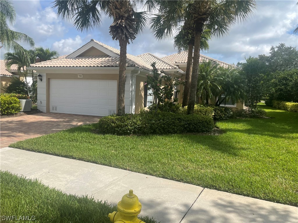 7903 Valentina Court Naples FL 34114 223040934 image1