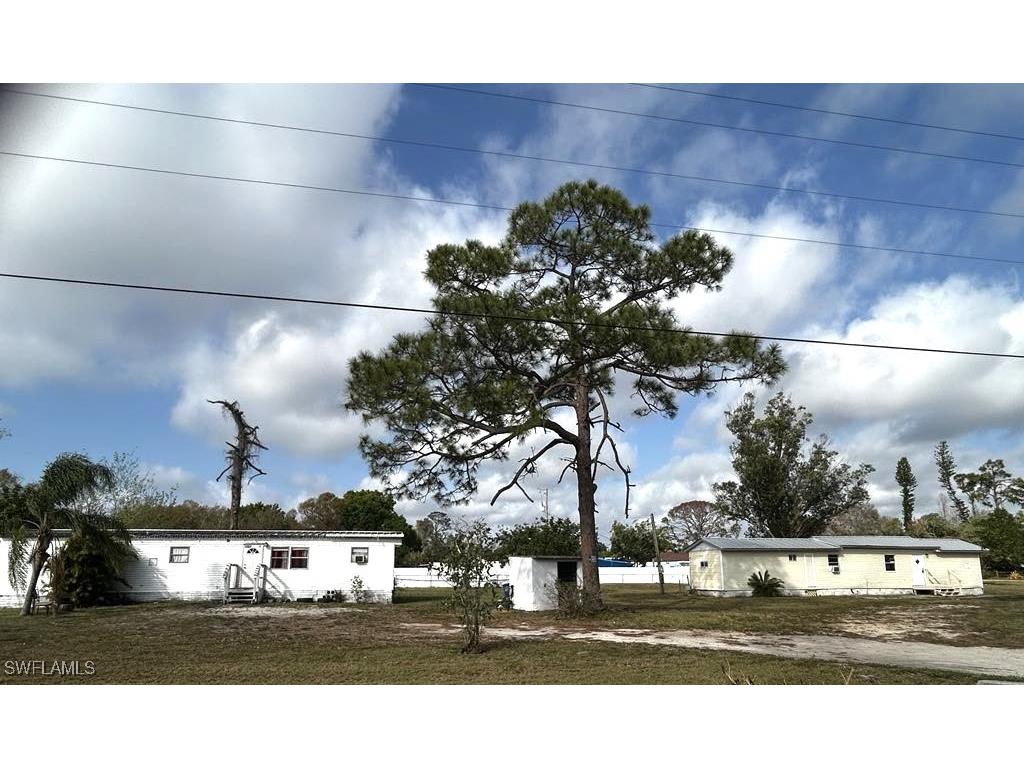 7904-7906 Hart Drive North Fort Myers FL 33917 225018269 image1