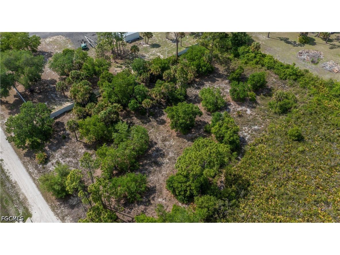 7906 23rd Place Labelle FL 33935 2026017237 image2