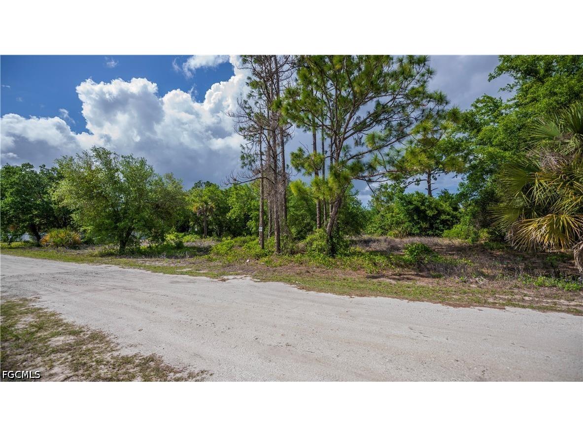 7906 23rd Place Labelle FL 33935 2026017237 image3