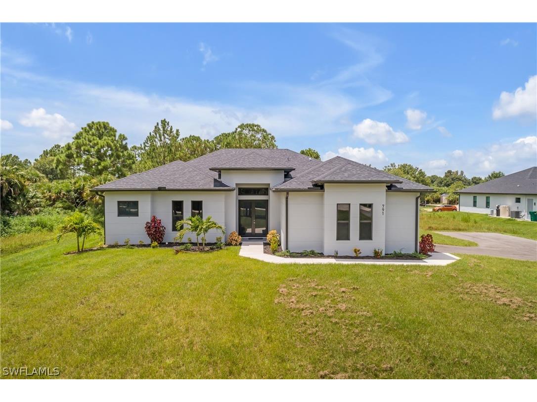 791 14th Street NE Naples FL 34120 226006544 image1
