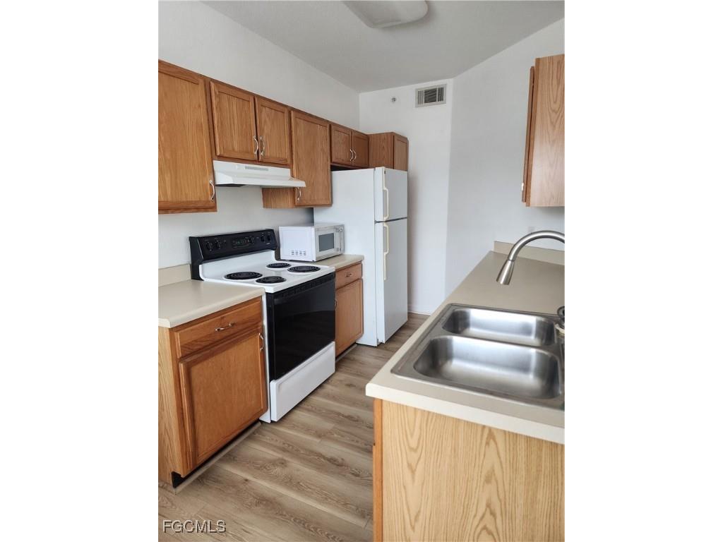 7915 Preserve Circle #222 Naples FL 34119 2025015686 image2