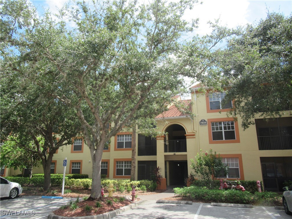 7925 Preserve Circle #321 Naples FL 34119 225071471 image2