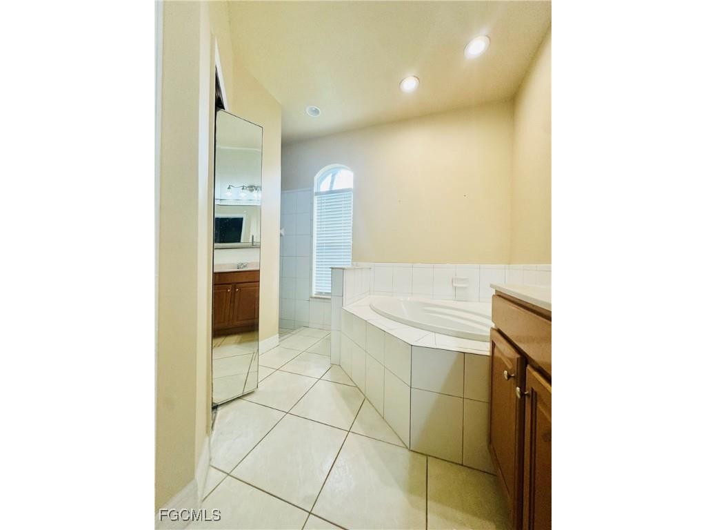 7930 Sandel Wood Circle W Fort Myers FL 33908 2025005187 image14