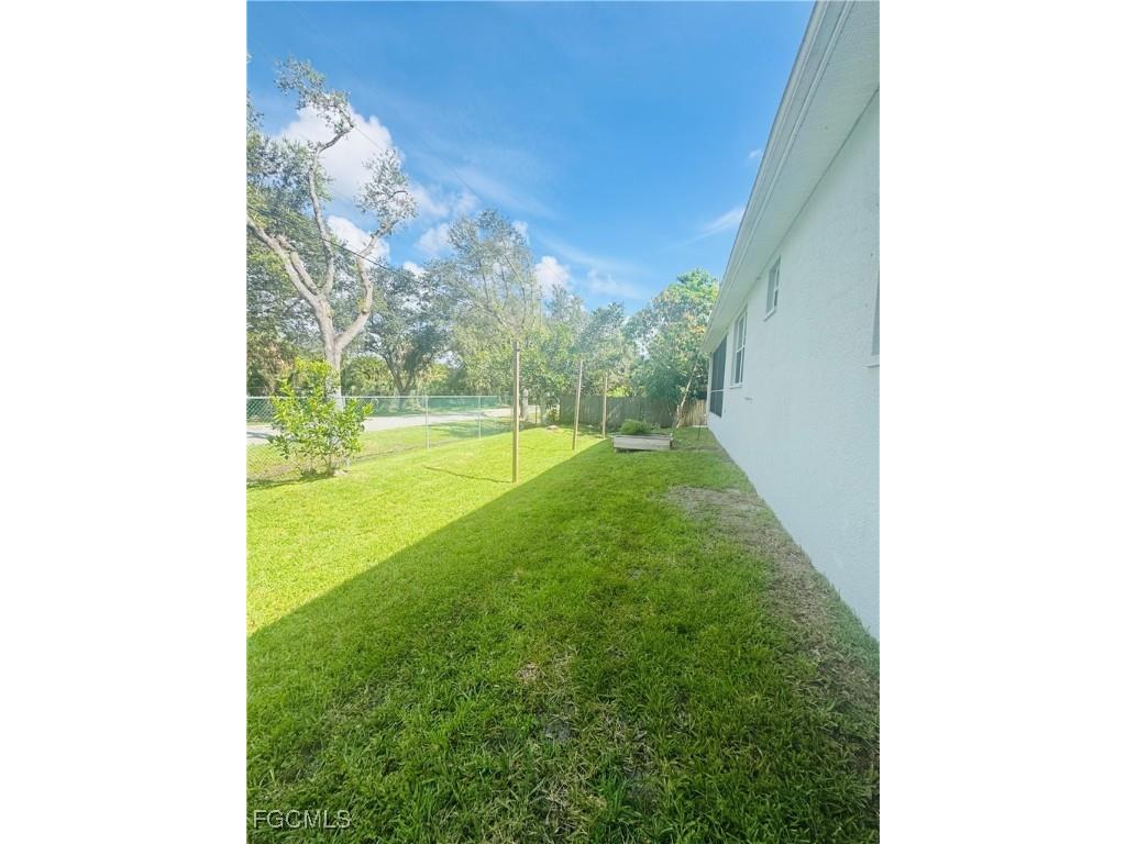 7930 Sandel Wood Circle W Fort Myers FL 33908 2025005187 image3