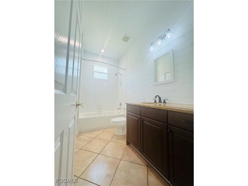 7930 Sandel Wood Circle W Fort Myers FL 33908 2025005187 image9