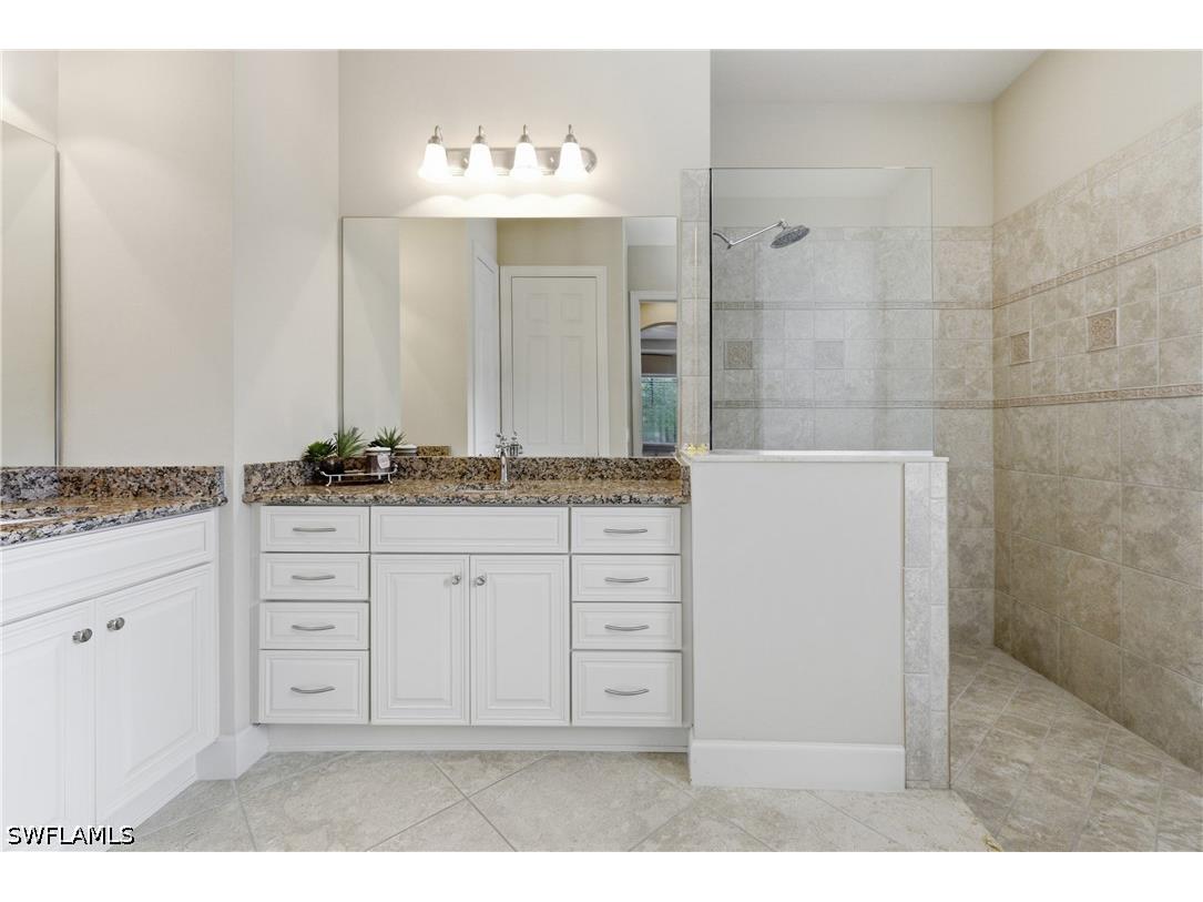7932 Princeton Drive Naples FL 34104 226015008 image19