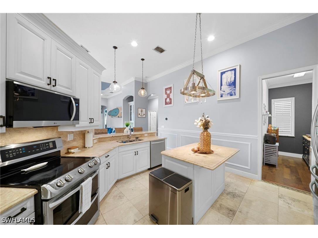 7933 Founders Circle Naples FL 34104 226019016 image11