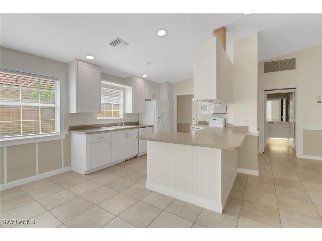 7933 Umberto Court Naples FL 34114 225064360 image5