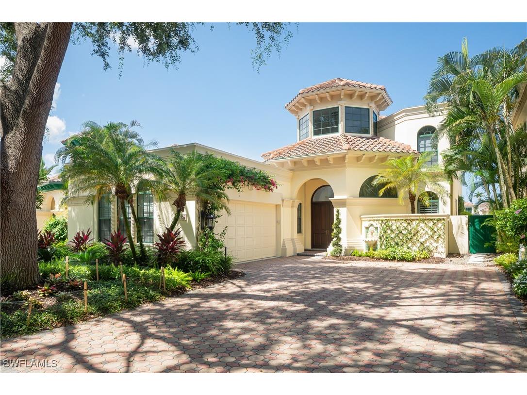 7935 Vizcaya Way Naples FL 34108 224079614 image1