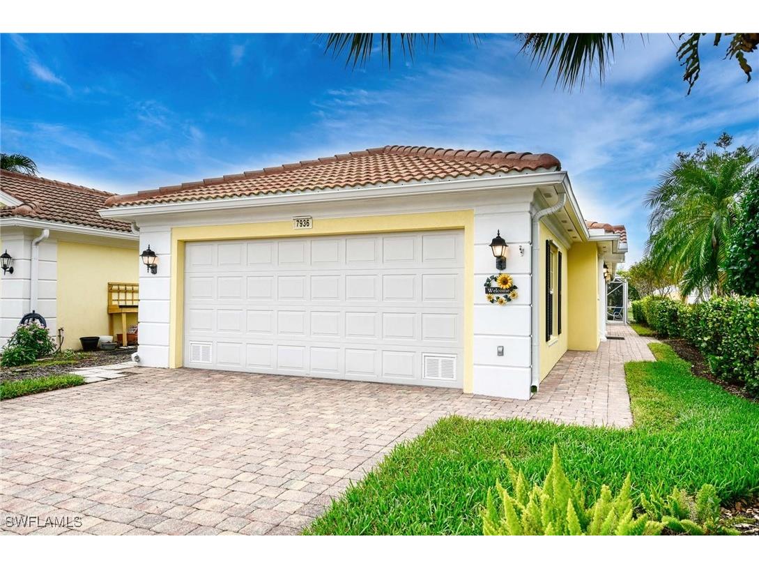 7936 Umberto Court Naples FL 34114 225083145 image1